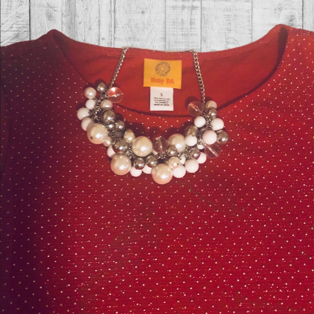 Gorgeous RUBY RED ladies tunic top with Necklace. (NWT) - Picture 6 of 9